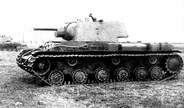 Иллюстрация к книге — Тяжёлый танк КВ. Часть 1 [i_030.jpg]