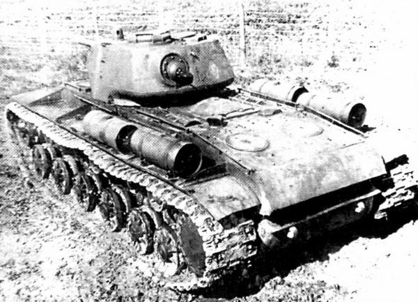 Иллюстрация к книге — Тяжёлый танк КВ. Часть 1 [i_042.jpg]