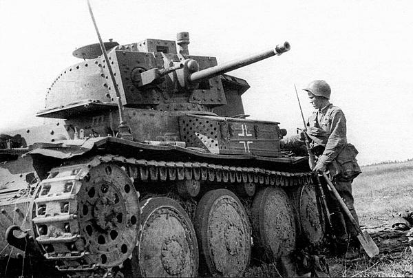 Иллюстрация к книге — Лёгкий танк Pz.38(t) [i_047.jpg]