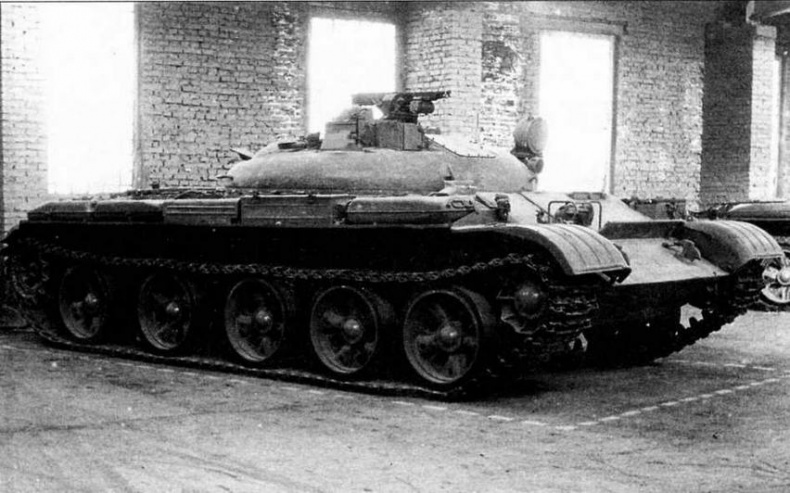 Иллюстрация к книге — Средний танк Т-62 [img_15.jpg]
