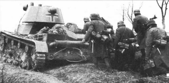 Иллюстрация к книге — Трофейная бронетанковая техника Вермахта [img_120.jpg]