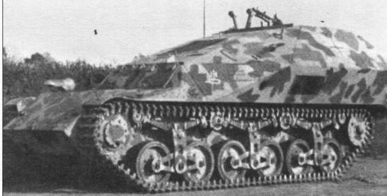 Иллюстрация к книге — Трофейная бронетанковая техника Вермахта [img_94.jpg]