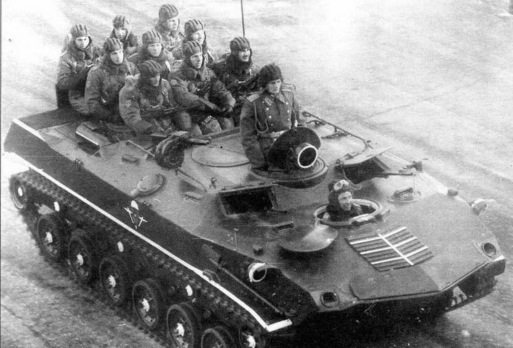 Иллюстрация к книге — Боевые машины десанта [i_060.jpg]