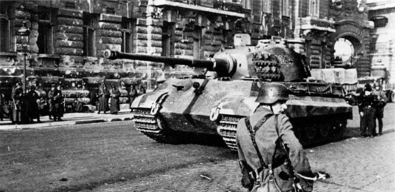 Иллюстрация к книге — Тяжелый танк «Королевский тигр» [img_44.jpg]