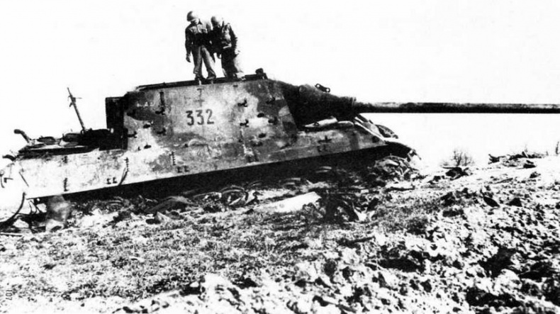 Иллюстрация к книге — Тяжелый танк «Королевский тигр» [img_62.jpg]