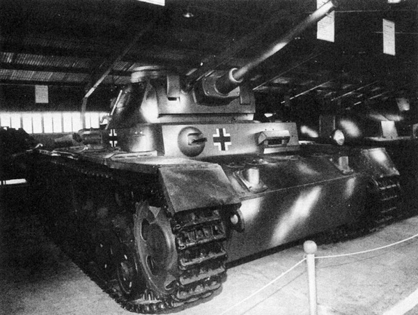 Иллюстрация к книге — Средний танк Panzer III [i_066.jpg]