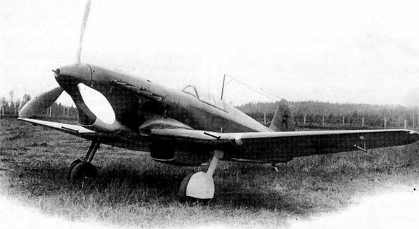 Иллюстрация к книге — Як-3. Истребитель «Победа» [i_002.jpg]