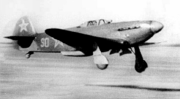 Иллюстрация к книге — Як-3. Истребитель «Победа» [i_042.jpg]