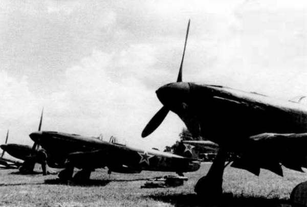 Иллюстрация к книге — Як-3. Истребитель «Победа» [i_122.jpg]