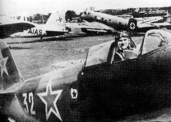 Иллюстрация к книге — Як-3. Истребитель «Победа» [i_123.jpg]