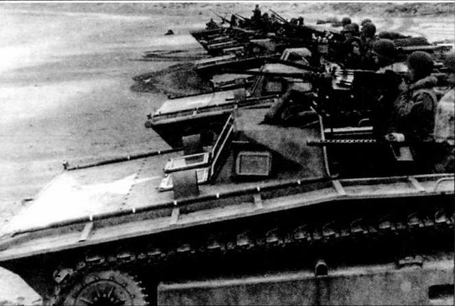 Иллюстрация к книге — Американские «аллигаторы». Гусеничные десантные машины LVT [img_15.jpg]