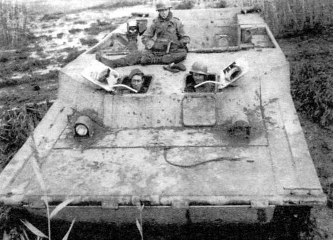 Иллюстрация к книге — Американские «аллигаторы». Гусеничные десантные машины LVT [img_43.jpg]