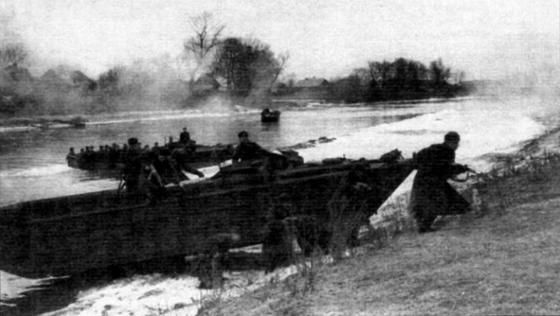 Иллюстрация к книге — Гусеничный плавающий транспортер К-61 [img_48.jpg]