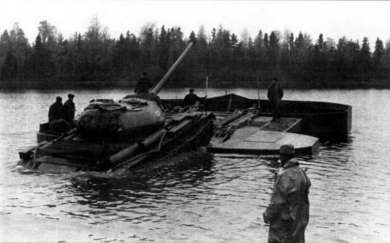 Иллюстрация к книге — Гусеничный плавающий транспортер К-61 [img_49.jpg]