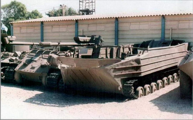 Иллюстрация к книге — Гусеничный плавающий транспортер К-61 [img_54.jpg]