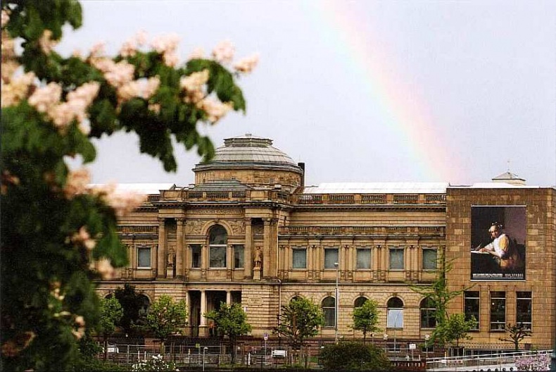 Иллюстрация к книге — Штеделевский художественный институт Франкфурт-на-Майне [i_001.jpg]