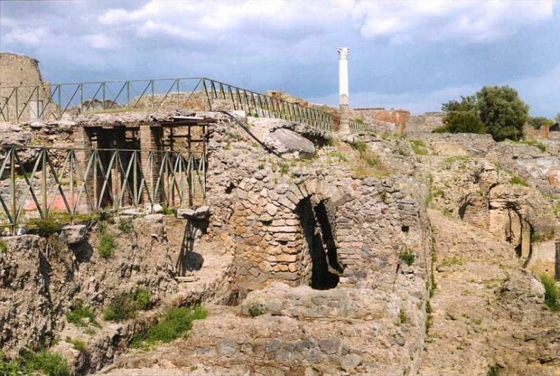 Иллюстрация к книге — Город-музей Помпеи [i_008.jpg]