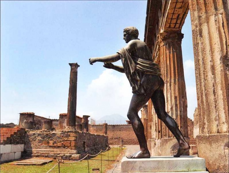 Иллюстрация к книге — Город-музей Помпеи [i_012.jpg]