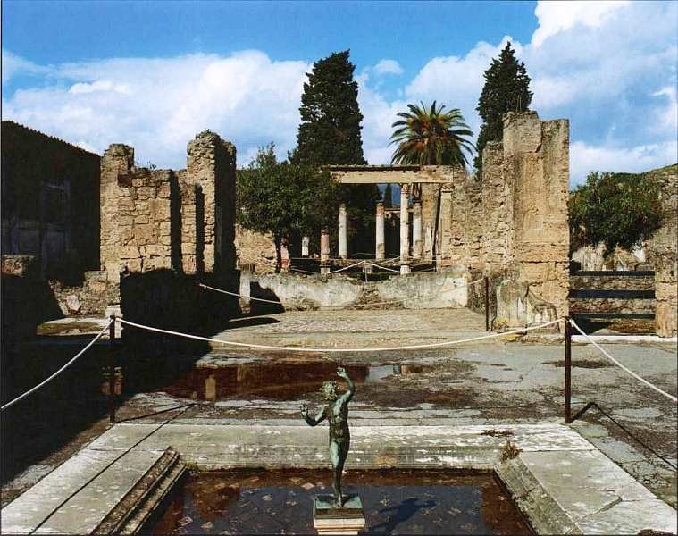 Иллюстрация к книге — Город-музей Помпеи [i_026.jpg]