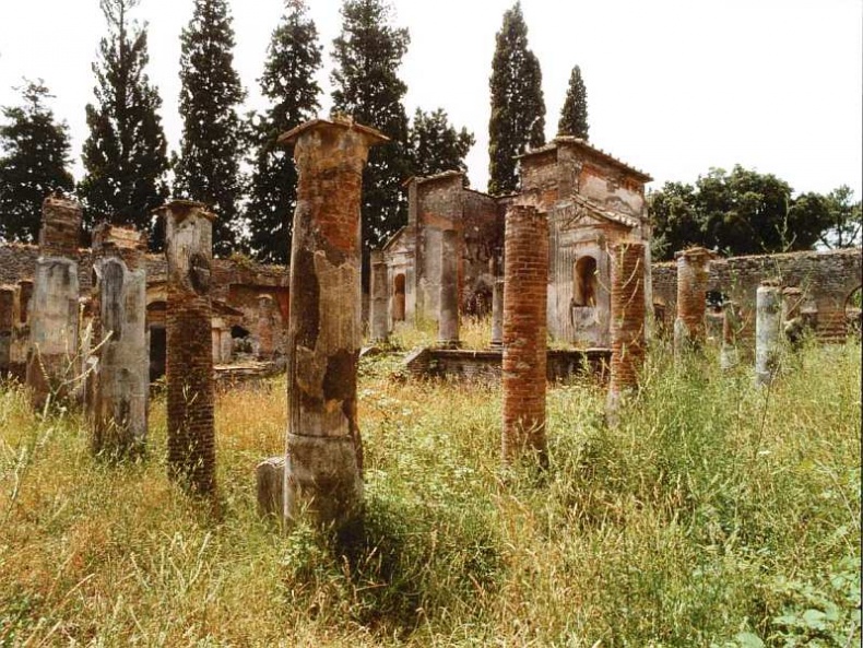 Иллюстрация к книге — Город-музей Помпеи [i_061.jpg]