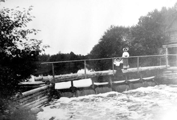 Иллюстрация к книге — Петербургские окрестности. Быт и нравы начала ХХ века [_110.jpg]