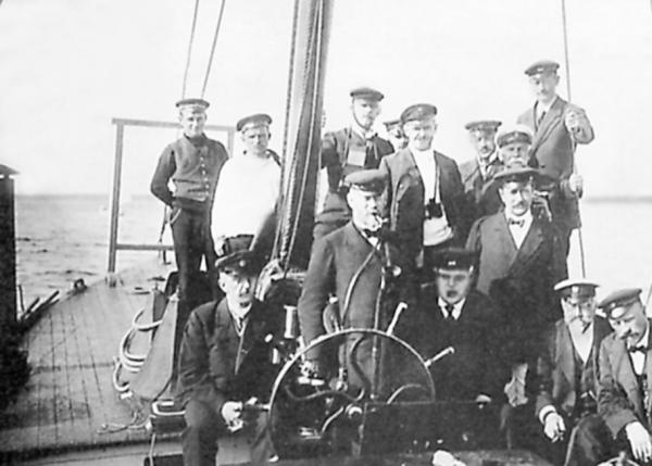 Иллюстрация к книге — Петербургские окрестности. Быт и нравы начала ХХ века [_136.jpg]