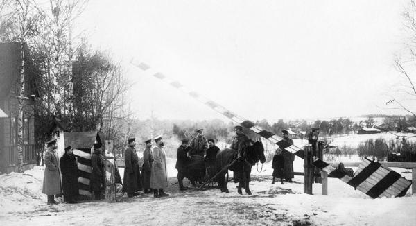 Иллюстрация к книге — Петербургские окрестности. Быт и нравы начала ХХ века [_146.jpg]