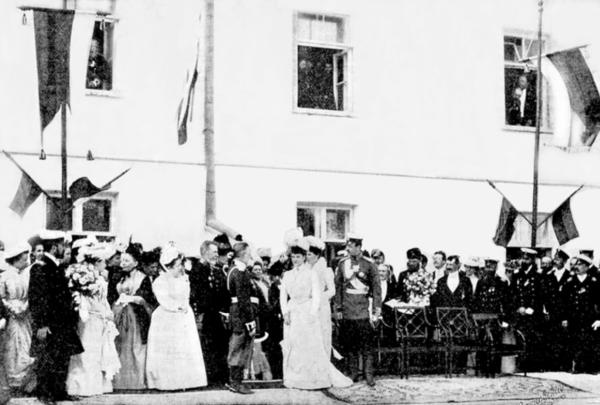 Иллюстрация к книге — Петербургские окрестности. Быт и нравы начала ХХ века [_179.jpg]