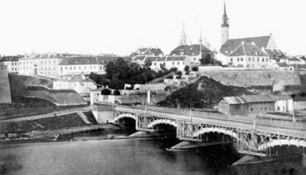 Иллюстрация к книге — Петербургские окрестности. Быт и нравы начала ХХ века [_80.jpg]