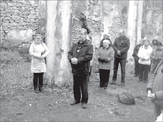 Иллюстрация к книге — Вокруг Петербурга. Заметки наблюдателя [i_181.jpg]