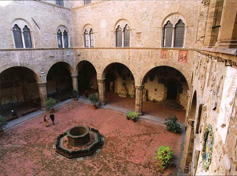 Иллюстрация к книге — Национальный музей Барджелло Флоренция [i_003.jpg]