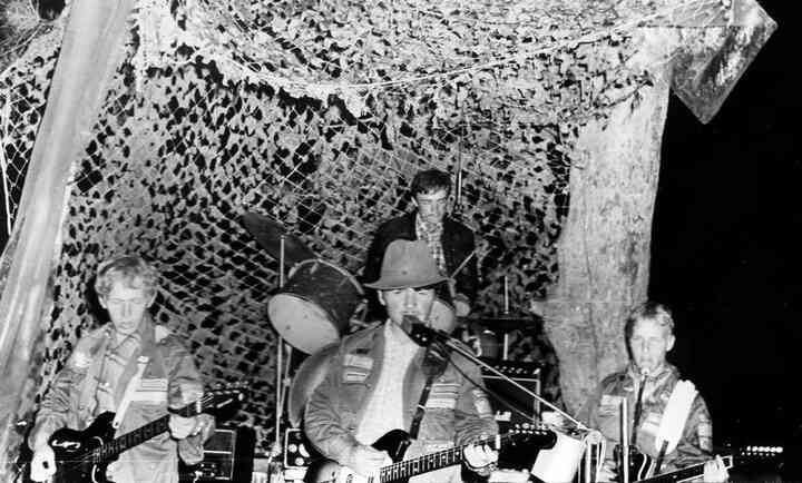 Иллюстрация к книге — «Агата Кристи». Чёрные сказки белой зимы [i_013.jpg]