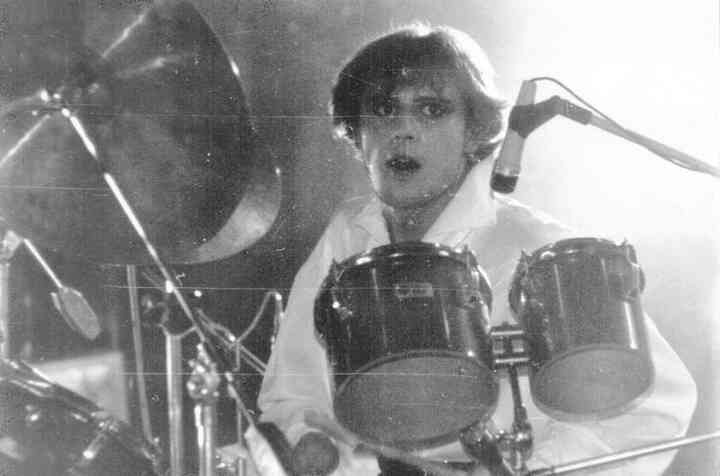 Иллюстрация к книге — «Агата Кристи». Чёрные сказки белой зимы [i_043.jpg]