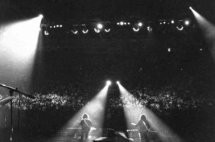 Иллюстрация к книге — «Агата Кристи». Чёрные сказки белой зимы [i_138.jpg]