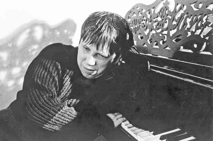 Иллюстрация к книге — «Агата Кристи». Чёрные сказки белой зимы [i_160.jpg]