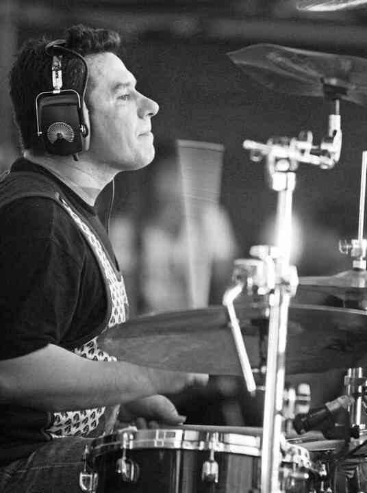 Иллюстрация к книге — «Агата Кристи». Чёрные сказки белой зимы [i_194.jpg]