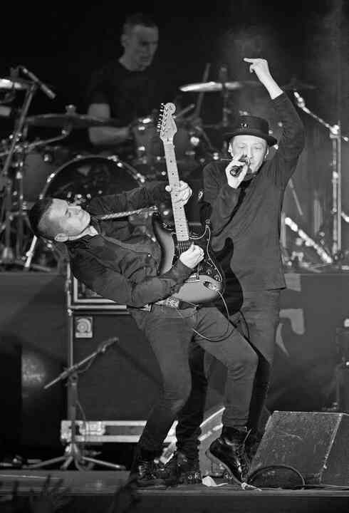 Иллюстрация к книге — «Агата Кристи». Чёрные сказки белой зимы [i_202.jpg]