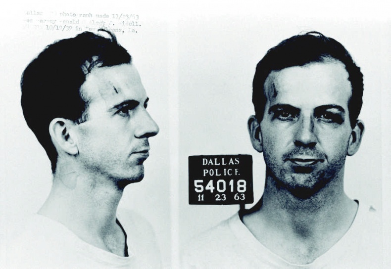 Иллюстрация к книге — Шпионка. Почему я отказалась убить Фиделя Кастро, связалась с мафией и скрывалась от ЦРУ [i_023.jpg]