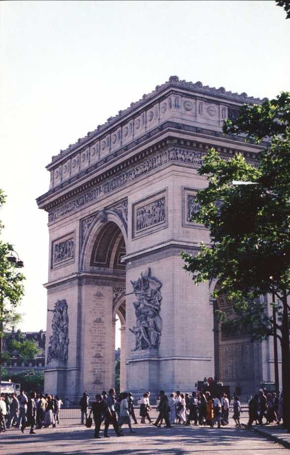 Иллюстрация к книге — Блистательный Париж. История. Легенды. Предания [i_044.jpg]