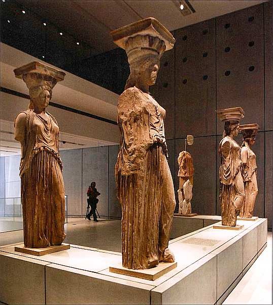 Иллюстрация к книге — Музей Акрополя [i_002.jpg]