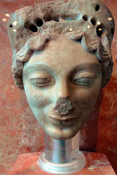 Иллюстрация к книге — Музей Акрополя [i_030.jpg]