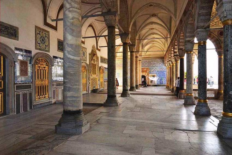 Иллюстрация к книге — Дворец-музей Топкапы Стамбул [i_005.jpg]