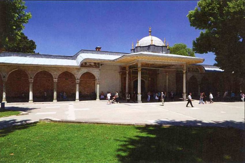 Иллюстрация к книге — Дворец-музей Топкапы Стамбул [i_025.jpg]