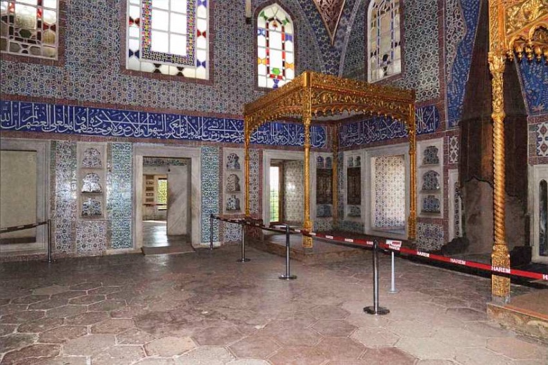 Иллюстрация к книге — Дворец-музей Топкапы Стамбул [i_034.jpg]