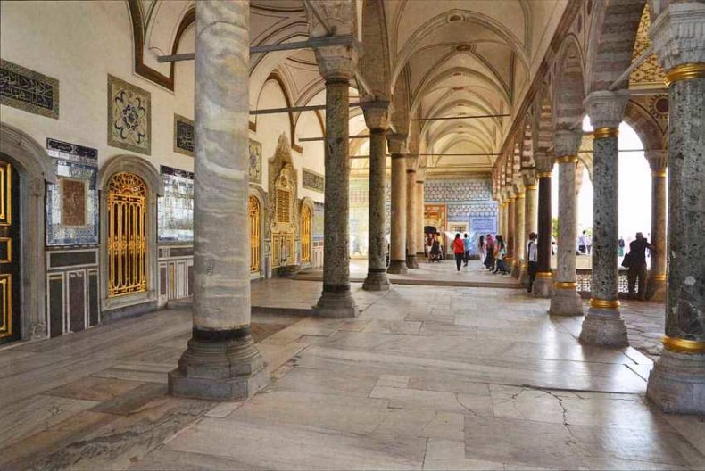 Иллюстрация к книге — Дворец-музей Топкапы Стамбул [i_065.jpg]