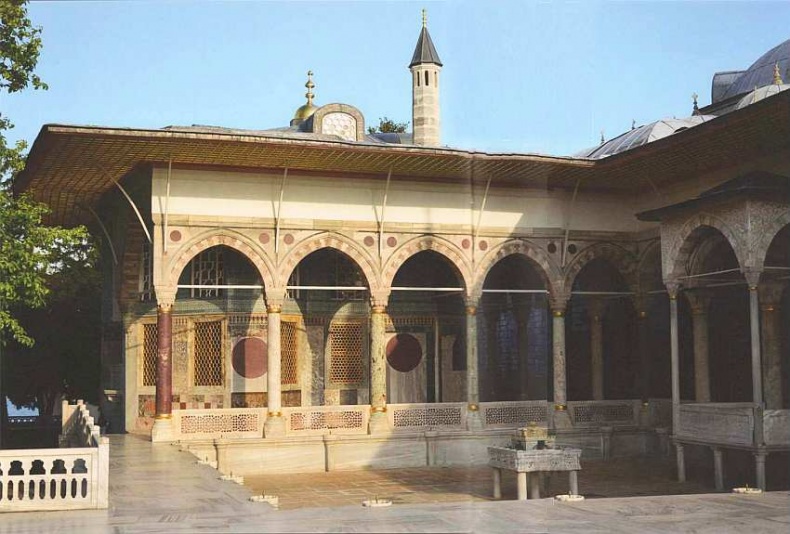 Иллюстрация к книге — Дворец-музей Топкапы Стамбул [i_069.jpg]