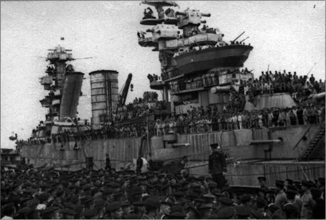 Иллюстрация к книге — Героические корабли Великой Отечественной [i_028.jpg]