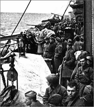 Иллюстрация к книге — Героические корабли Великой Отечественной [i_055.jpg]