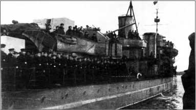 Иллюстрация к книге — Героические корабли Великой Отечественной [i_087.jpg]