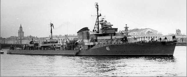 Иллюстрация к книге — Героические корабли Великой Отечественной [i_133.jpg]